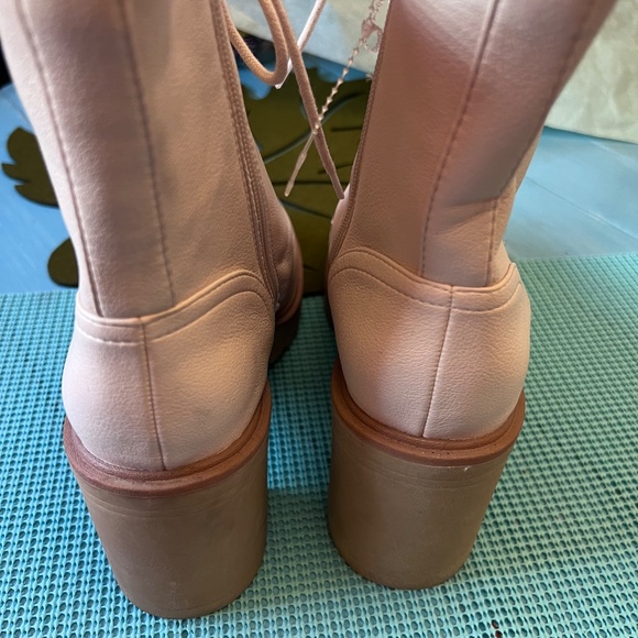 Cream Chunky Heel Boots - Picture 2 of 5